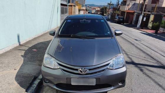 TOYOTA ETIOS 1.5 XS 16V FLEX 4P MANUAL TOYOTA ETIOS 1.5 XS 16V FLEX 4P MANUAL